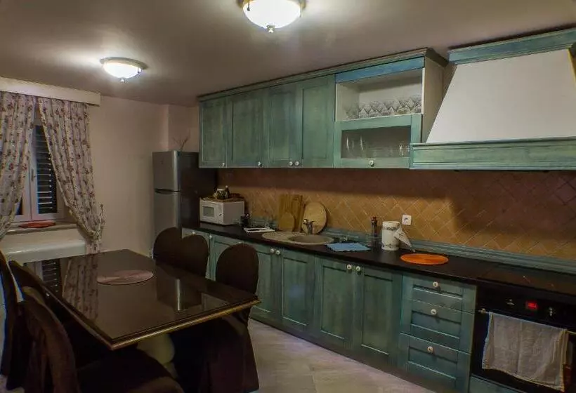 تختخواب و صبحانه Casa Del Sol Rozalija Luxury Rooms