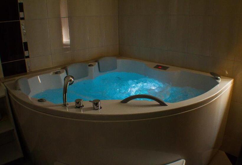 تختخواب و صبحانه Casa Del Sol Rozalija Luxury Rooms