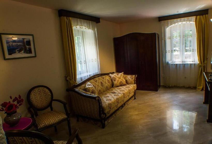 تختخواب و صبحانه Casa Del Sol Rozalija Luxury Rooms