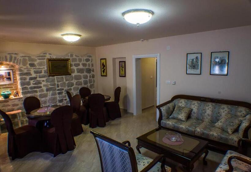 تختخواب و صبحانه Casa Del Sol Rozalija Luxury Rooms