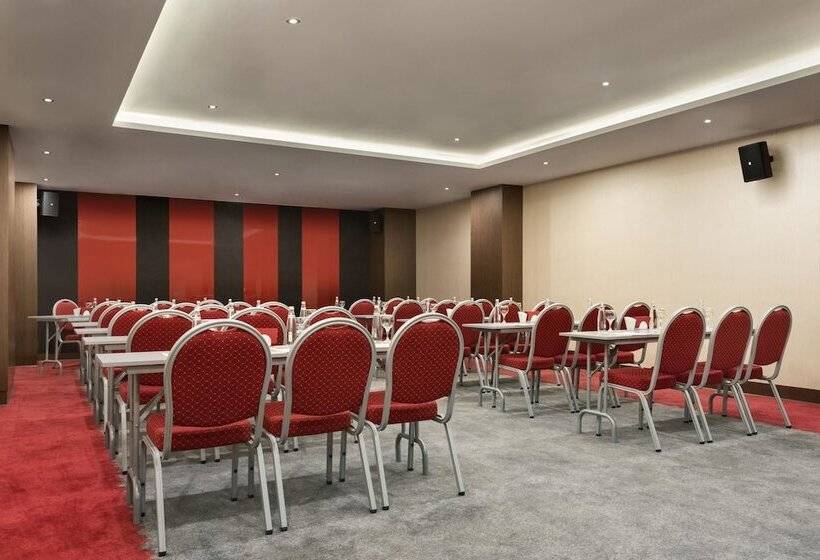 בית מלון כפרי Ramada Encore By Wyndham Eskisehir