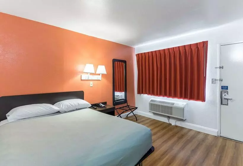 Motel 6   Pensacola West