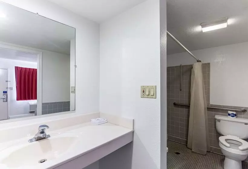 Motel 6   Pensacola West