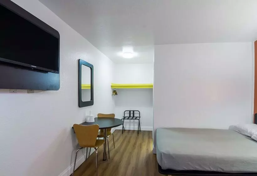 Motel 6   Pensacola West