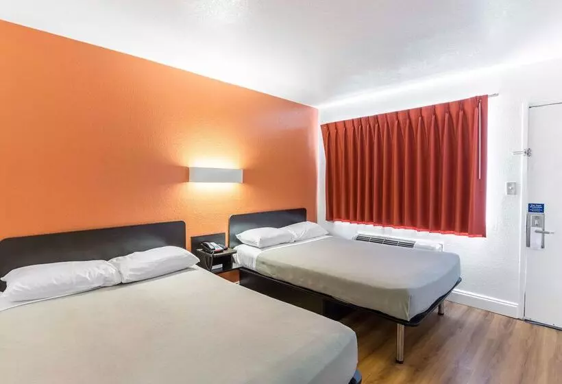 Motel 6   Pensacola West