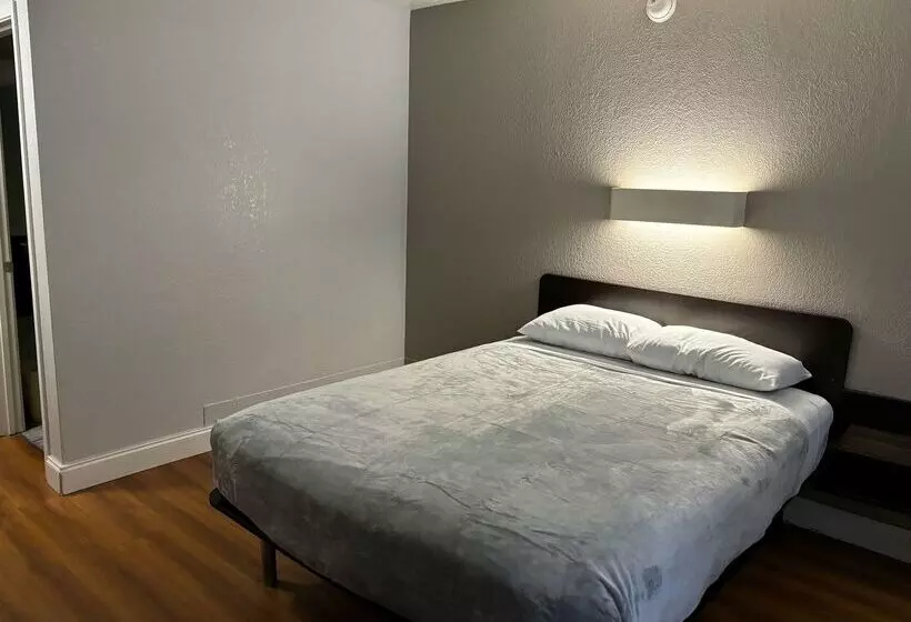 Motel 6   Pensacola West