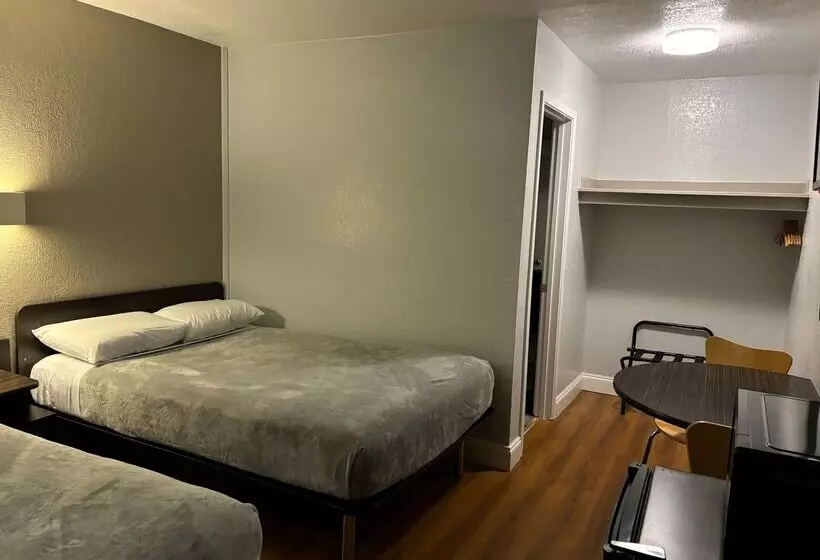 Motel 6 Pensacola West