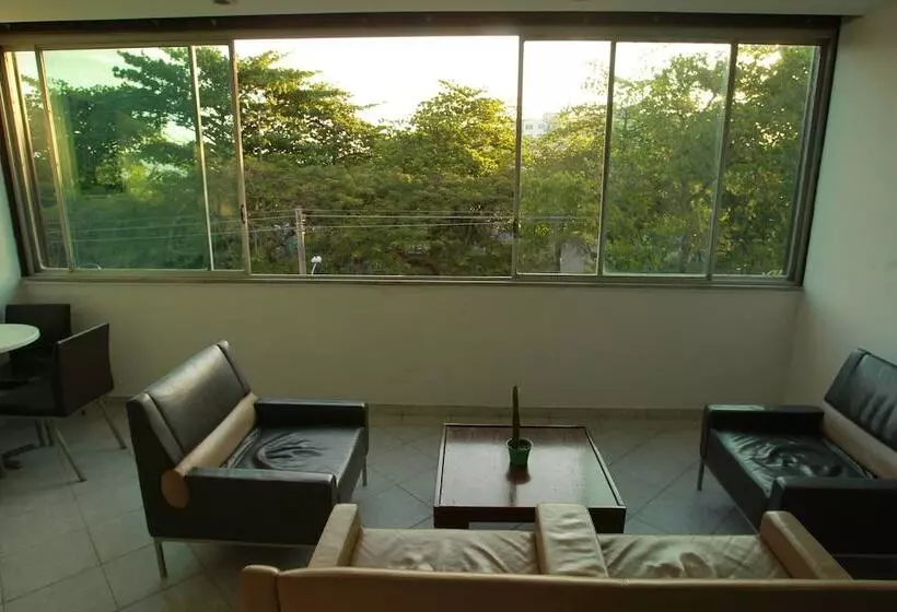 Hangar Rio Hostel