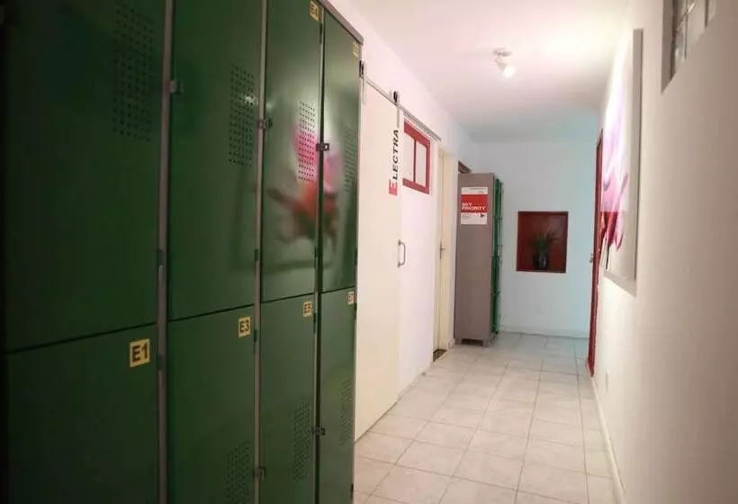 Hangar Rio Hostel