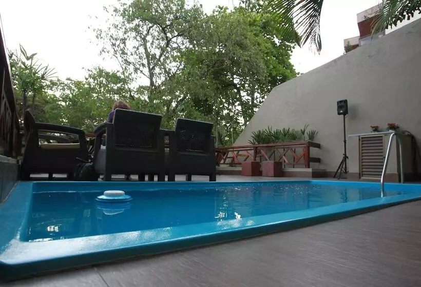 Hangar Rio Hostel
