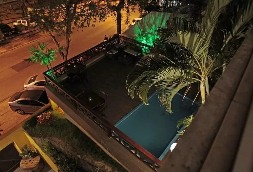 Hangar Rio Hostel