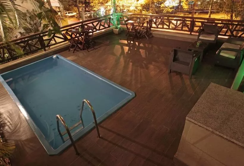 Hangar Rio Hostel