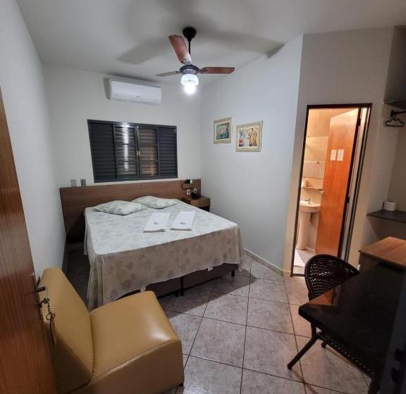 בית מלון כפרי Graunas