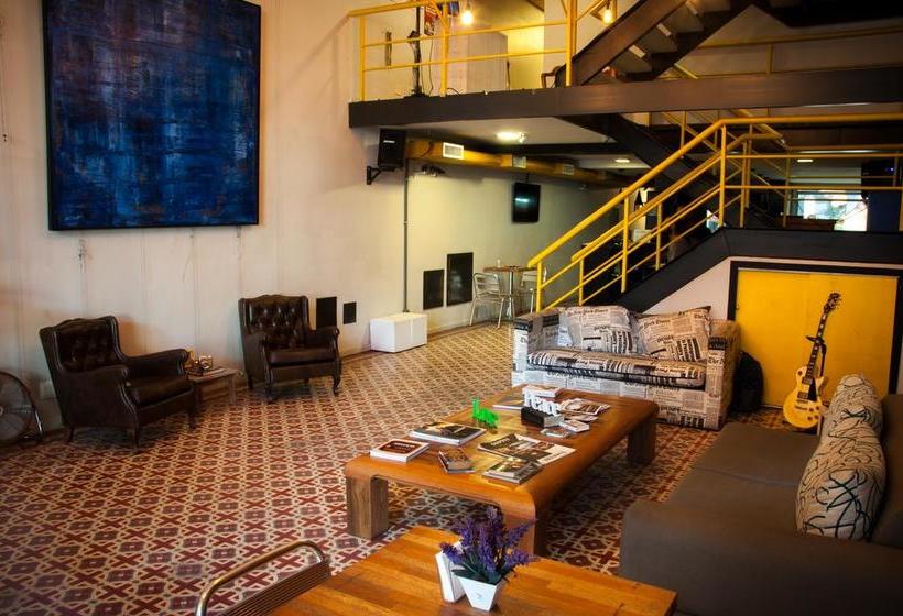 هتل Clã Destinos Hostel