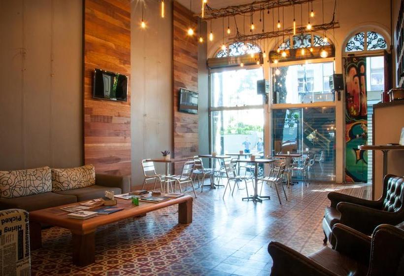 هتل Clã Destinos Hostel