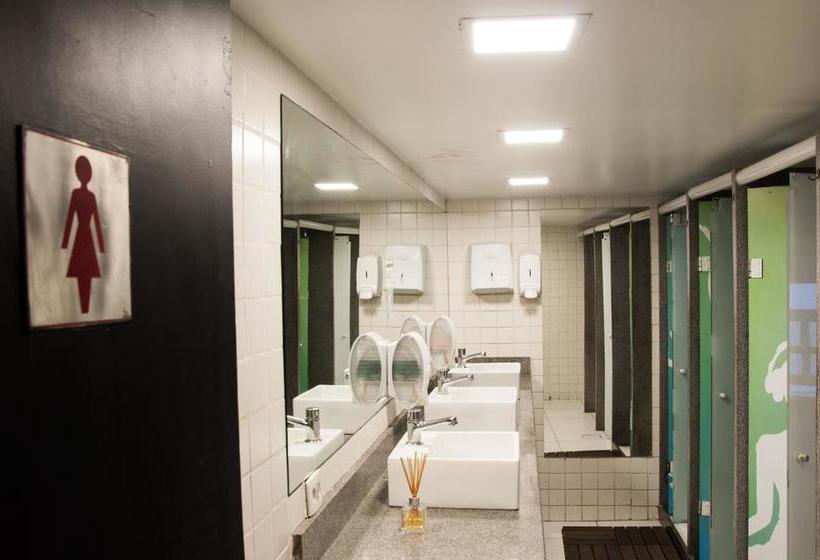 هتل Clã Destinos Hostel