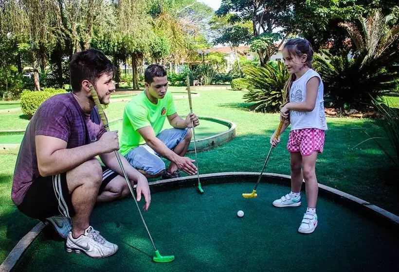 Hotelli Península Internacional