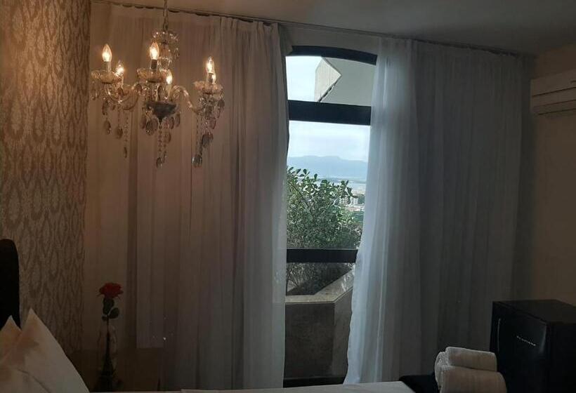 هتل Pousada Guanabara Garden