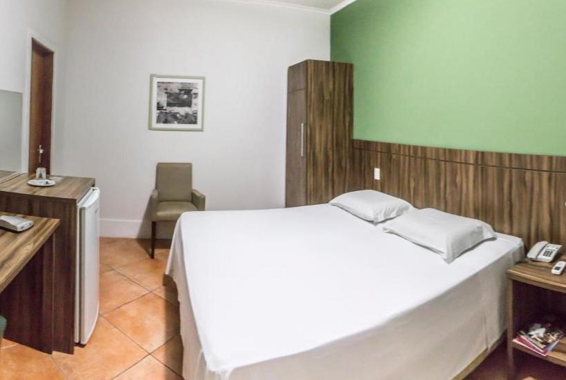 Отель Samambaia Executive