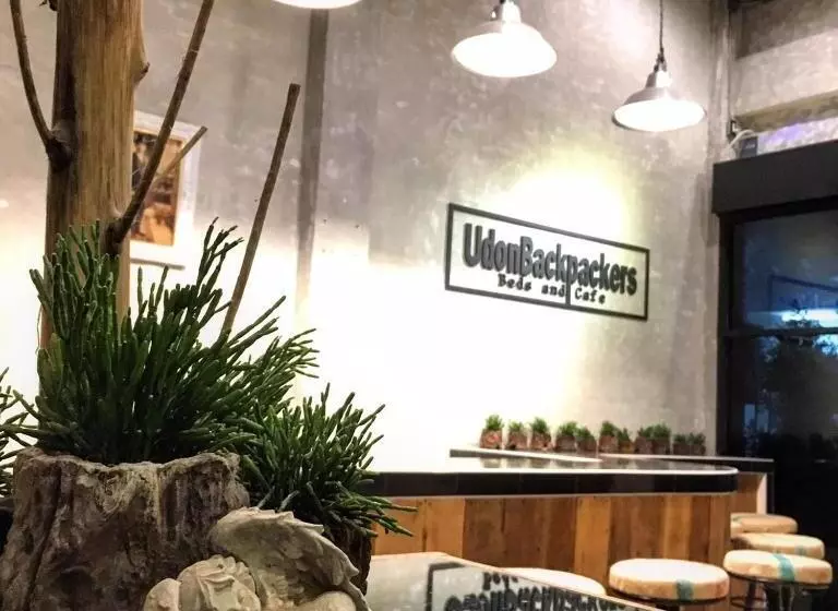 هاستل Udonbackpackers Beds And Cafe