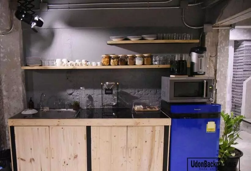 هاستل Udonbackpackers Beds And Cafe
