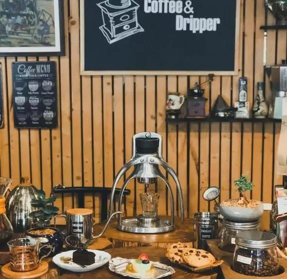 هاستل Udonbackpackers Beds And Cafe