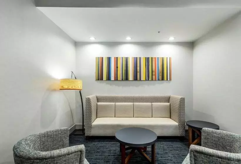 ホテル Holiday Inn Express & Suites Jersey City North   Hoboken, An Ihg