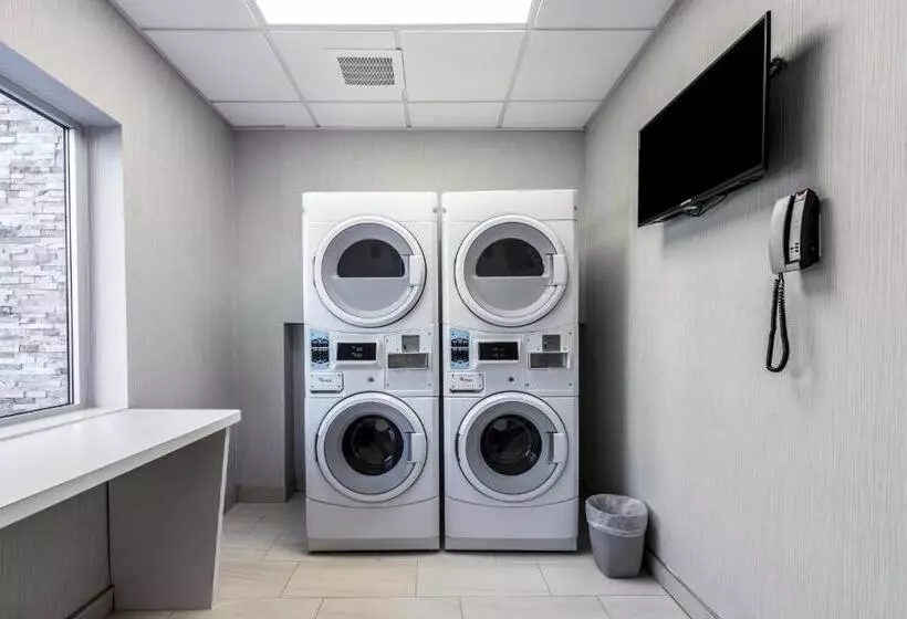 ホテル Holiday Inn Express & Suites Jersey City North   Hoboken, An Ihg