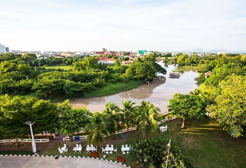 هتل Madina Rayong