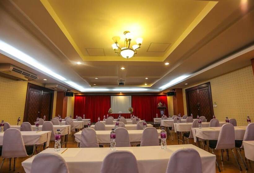 هتل Madina Rayong