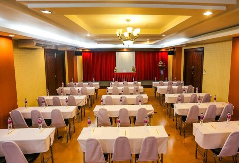 هتل Madina Rayong