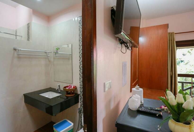 בית מלון כפרי Sang Aroon Bungalow