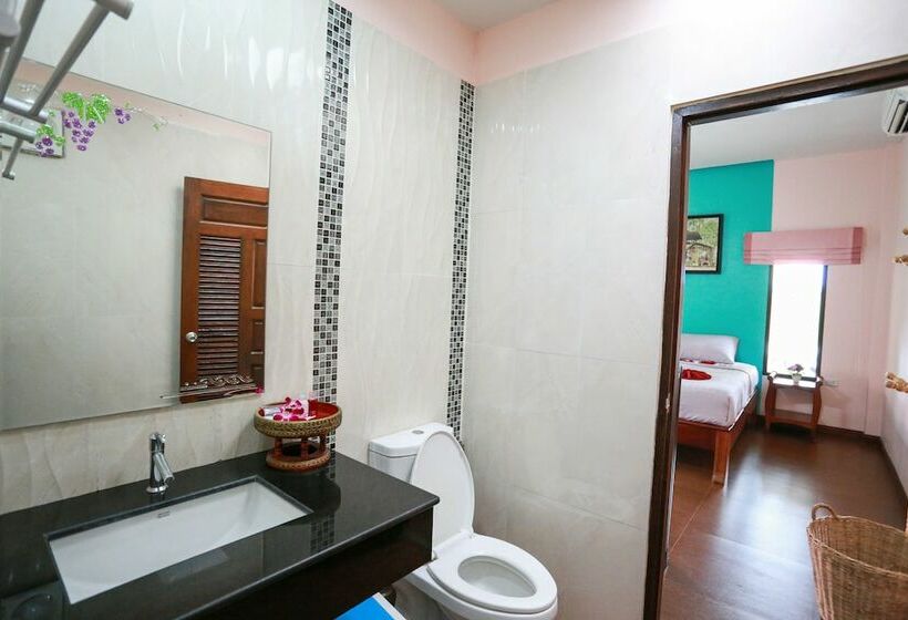 בית מלון כפרי Sang Aroon Bungalow