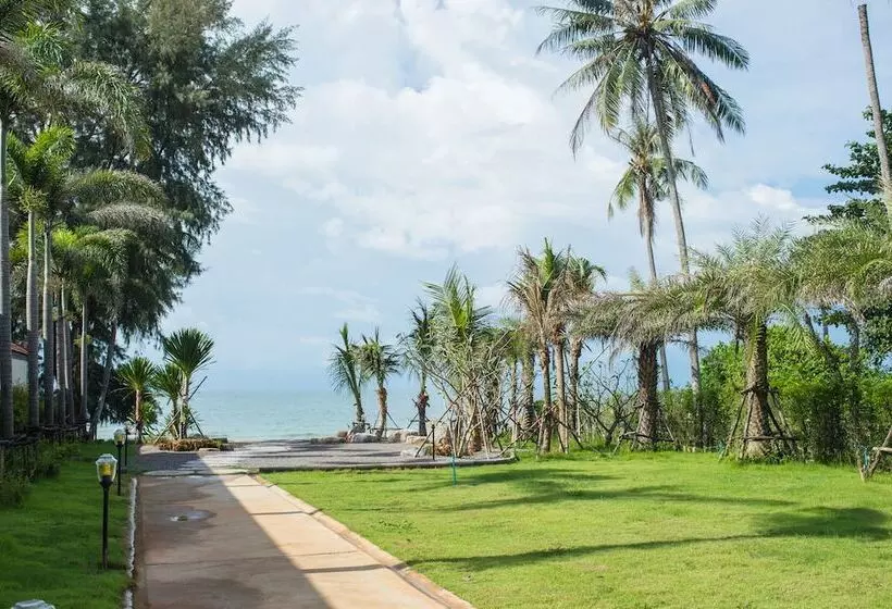 Villa Blanca Hotel & Restaurant