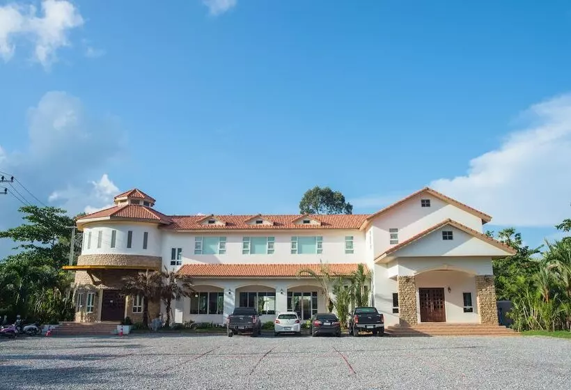 Villa Blanca Hotel & Restaurant