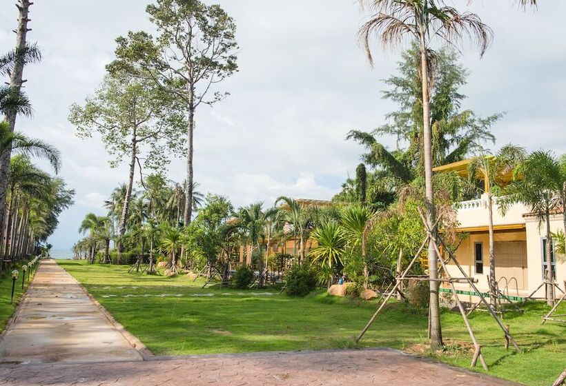 Villa Blanca Hotel & Restaurant