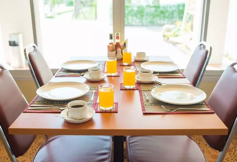 Villa Blanca Hotel & Restaurant