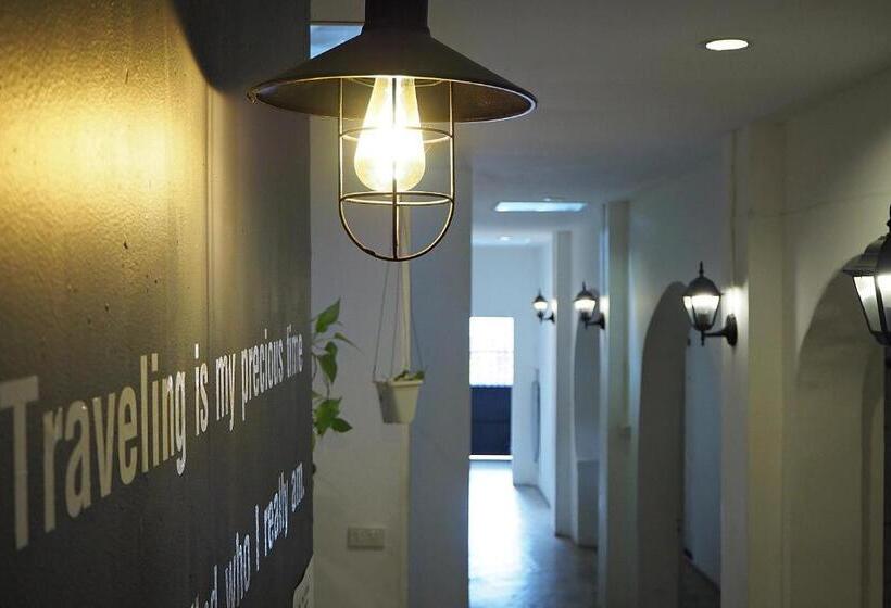 호스텔 Chino Town At Yaowarat Phuket Sha Plus