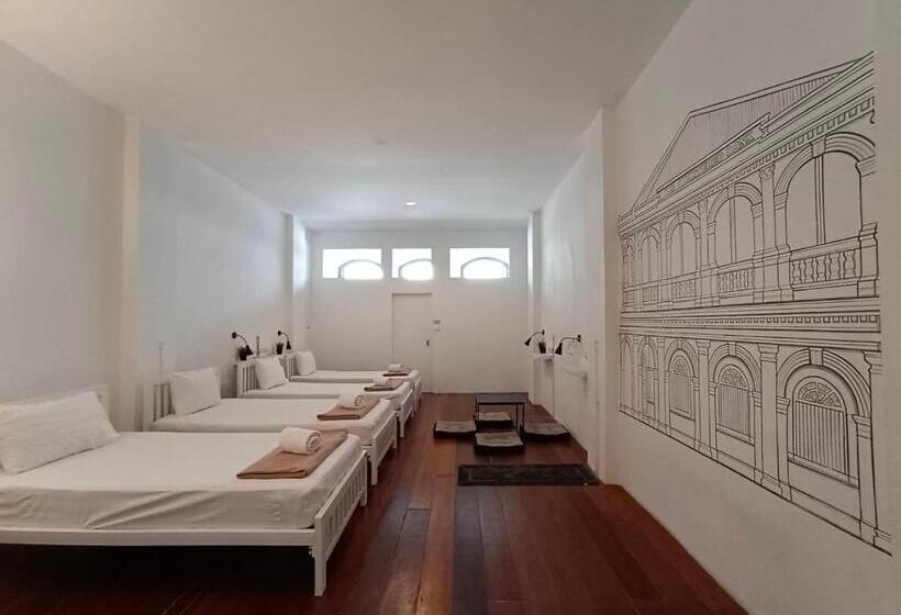 호스텔 Chino Town At Yaowarat Phuket Sha Plus