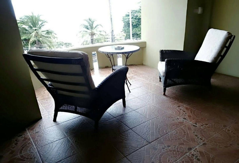 Beachspot Hostel & Restaurant