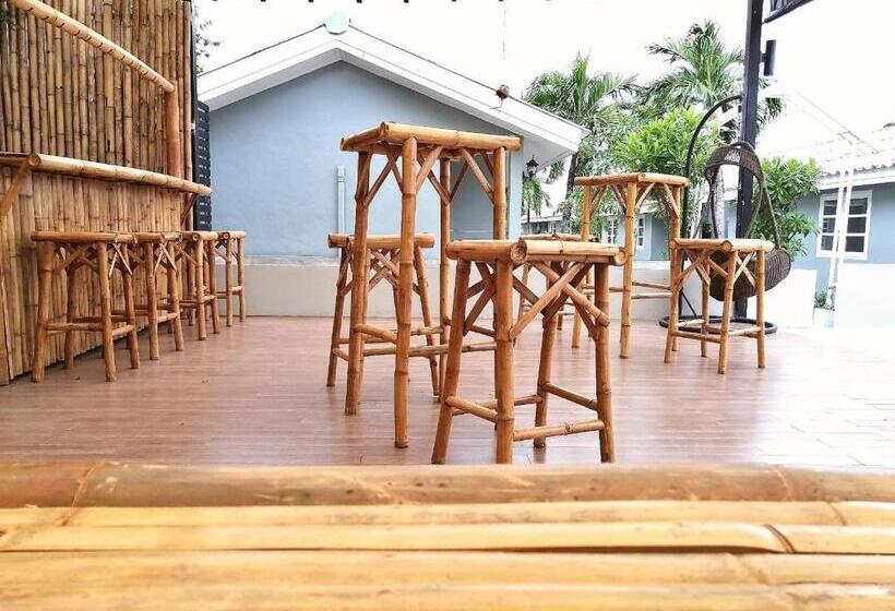 هتل 1715 House & Caff Resort, Phuket