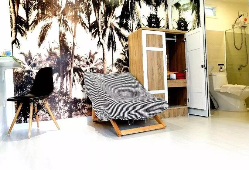 ホテル 1715 House & Caff Resort, Phuket