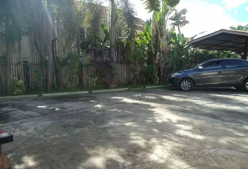 هتل Baan Somtawin