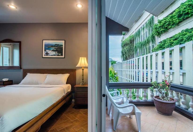 Hotel The Base Hua Hin