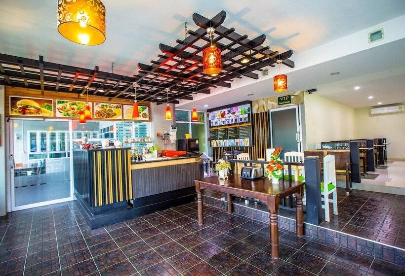 호텔 Maharaj Grand