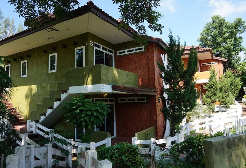 Nakhaburi Hotel & Resort