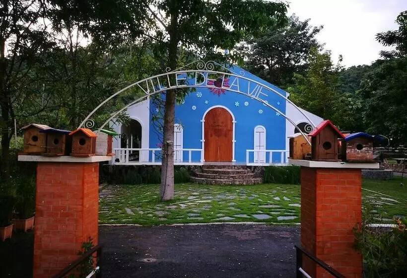هتل Ville De La Vie