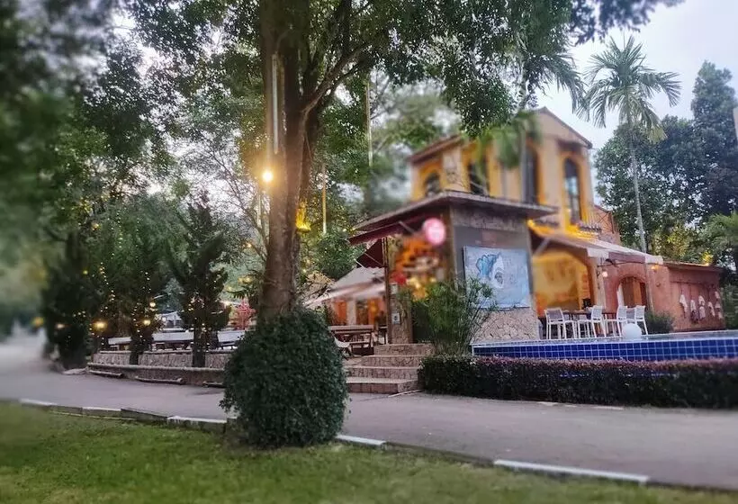هتل Ville De La Vie