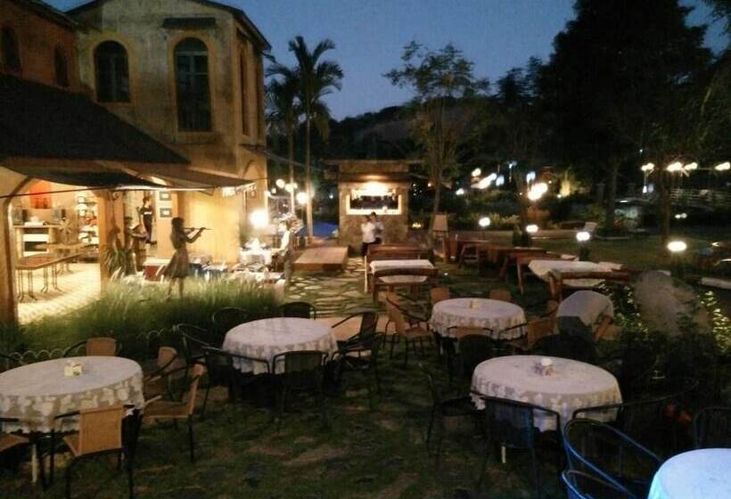 فندق Ville De La Vie