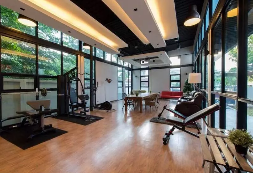 ホテル Woodroof Residence Rangsit